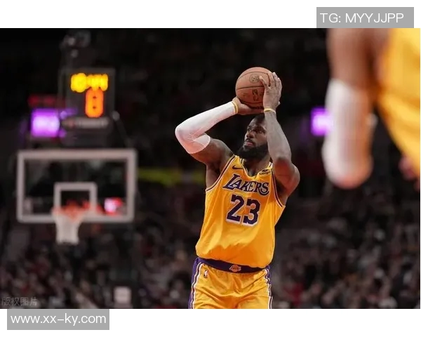 詹姆斯生涯总助攻数达13744次距离超越保罗仅差42次