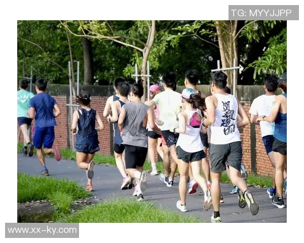 基德透露埃克萨姆因伤缺席训练加福德恢复良好已能进行跑步训练